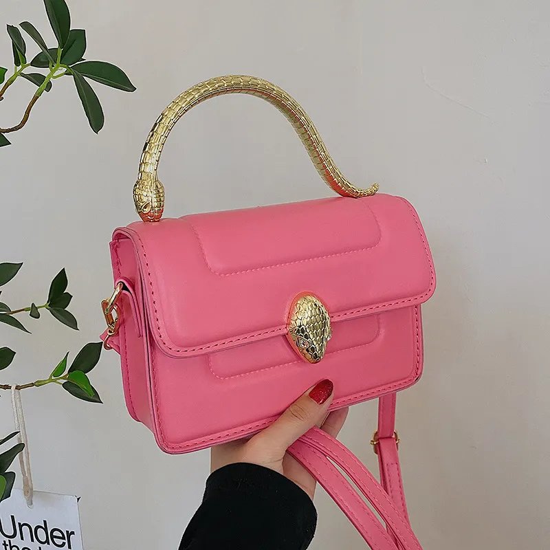 Designer kvinnors messenger väskor helt nya grils handväska textur mode enkla en-axlar väskor västerländsk metall portable282z
