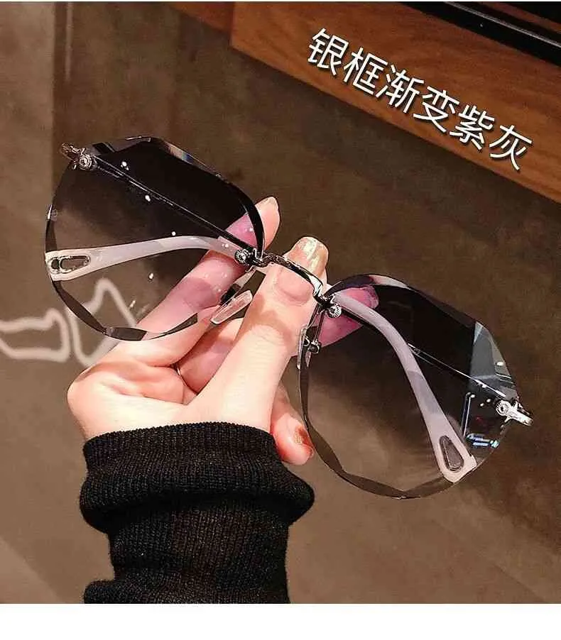 Sunglasses Women's fashion new anti ultraviolet Tan Sunglasses round face slim fashion glasses