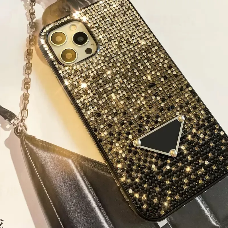 Custodia cellulare con diamante Custodie telefoni di design di lusso IPhone 13 12 11 Pro Promax Xr X / xs 7/8 Plus Lettera P Proteggi Shell Glitter Crystal