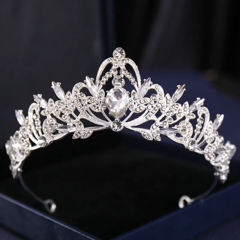 Gümüş Renkli Crysta Crowns ve Tiaras Barok Vintage Crown Tiara Kadınlar Gelin Pageant Balo Diadem Düğün Saç Aksesuarları 220726