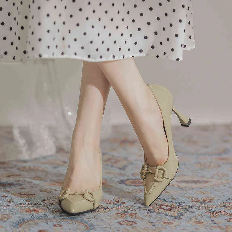 Осень женские высокие каблуки женские шпильки остроконечные французские ретро насосы патентная кожаная кожаная кожаная отдельная обувь профессиональная обувь G220425