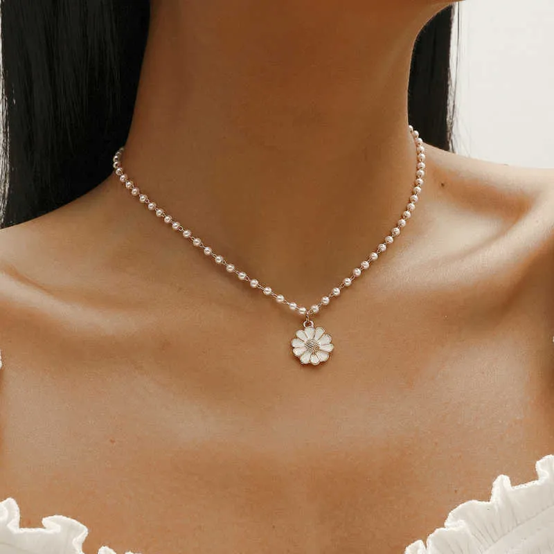 Imitation Perle Daisy Choker Halskette Elegant Für Frauen Blume Anhänger Perlen Kurzen Hals Kette Weiblichen Sommer Schmuck Geschenke