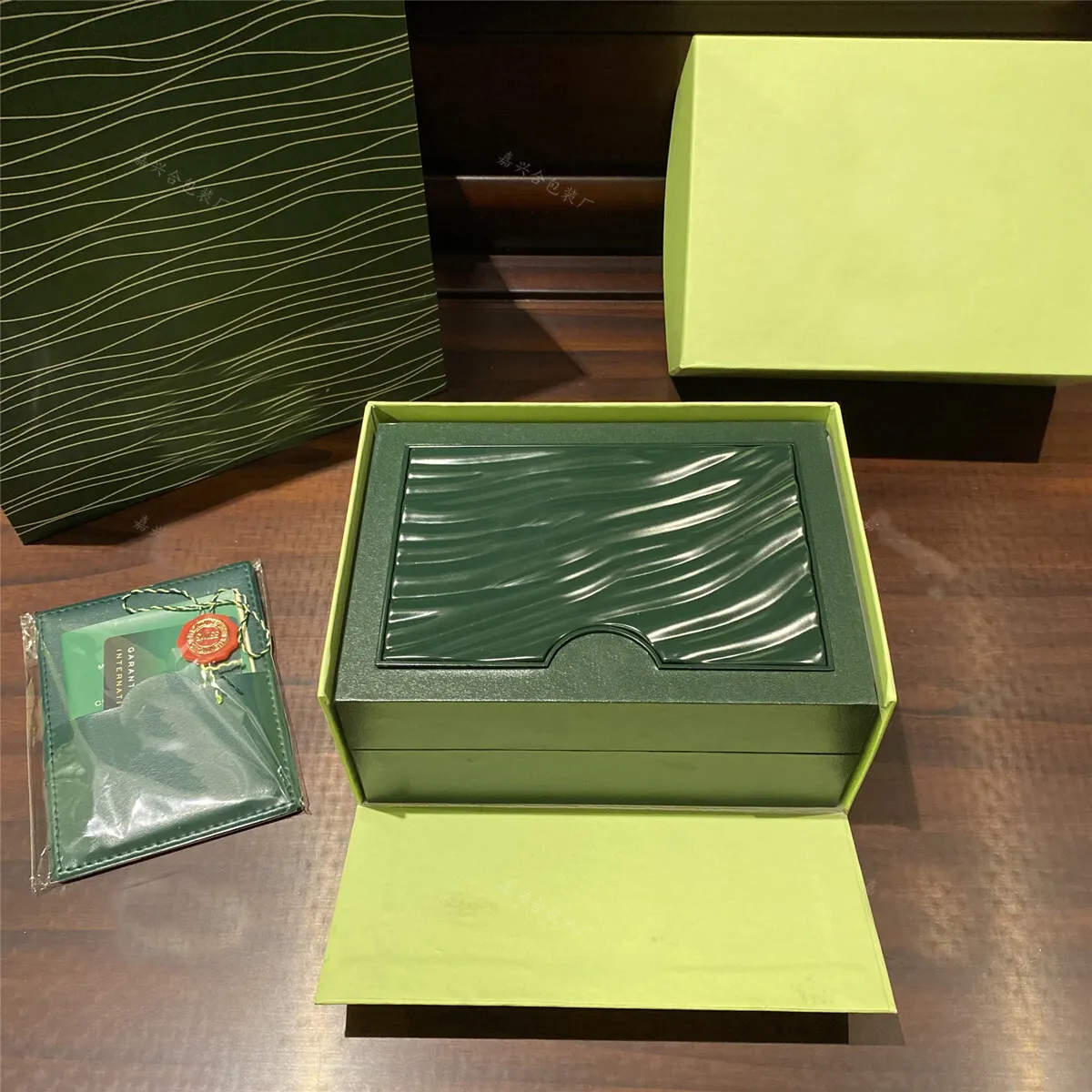 Uhrenboxen, grüne Holzkiste, Markenverpackung, Aufbewahrungsvitrinen mit Logo, Arbeit und Zertifikat244R