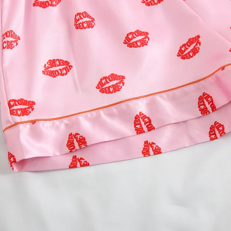 Moda verão pijamas mulheres conjunto 2 peças pijamas curtos para meninas rosa lábios impressão sleepwear lounge desgaste cetim seda pjs casa 220329