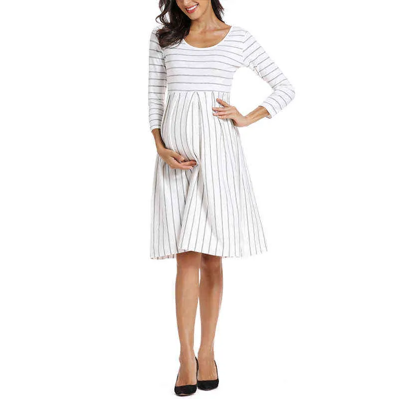 Robe de maternité Ruffles Vêtements enceintes à rayures rayées manches hautes taille sirène baby shower de grossesse robes pour femmes G220309