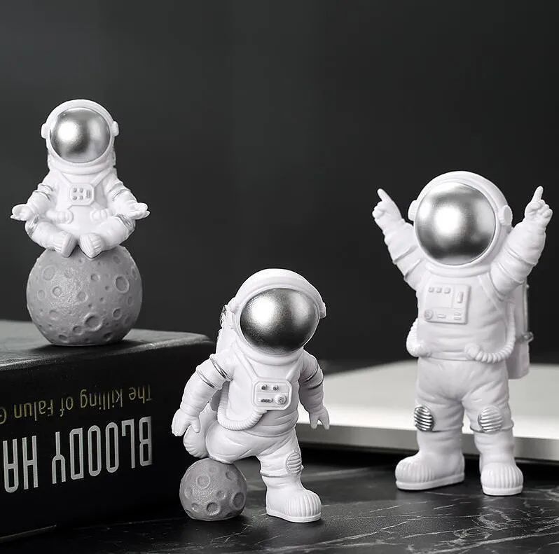 résine astronaute Figure Statue Figurine Spaceman Sculpture jouets éducatifs bureau décoration de la maison modèle enfants cadeau 220628