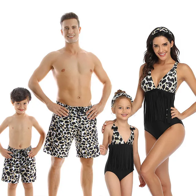 Family Matching Swimwear Mom Daughter Taseel Leaf Blue Bikini Dad Son Bathing Suit Women Men Couples Outfits Girls Boys Swimsuit 220531