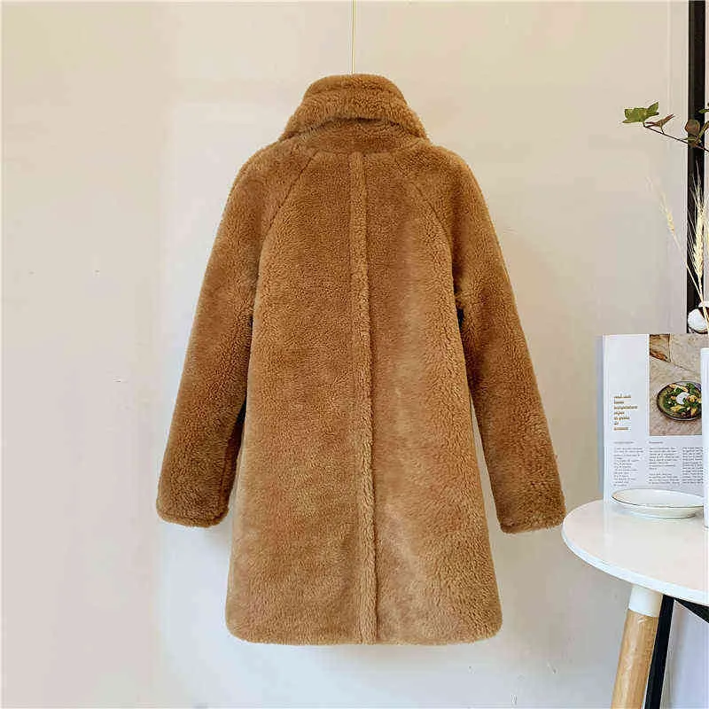 Brand Design Big Collar Teddy Bear Jacket Women Winter 2021 Thick Warm Fur Coat Oversized Overcoats Ladies Chic Street Outerwear T220716