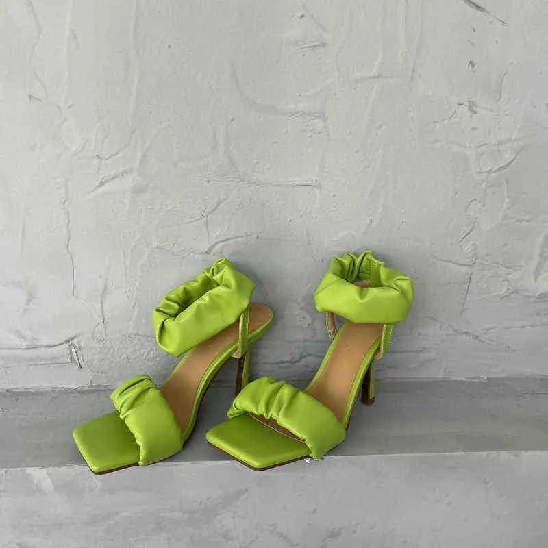 Sandaler Kvinnor Designer Fashion Square Open Toe High Heels Simple Temperament Thin Heeled Sandals Lady Shoes 220323