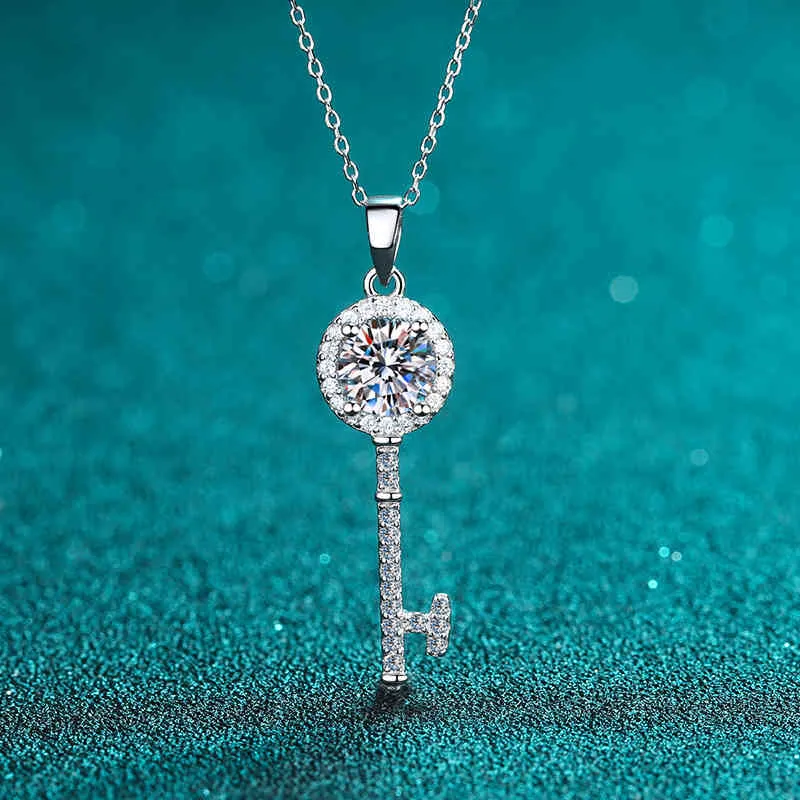 Test de diamant réussi Moissanite 925 en argent Sterling clé Simple clavicule chaîne pendentif collier femmes mode mignon bijoux 05-1ct238b