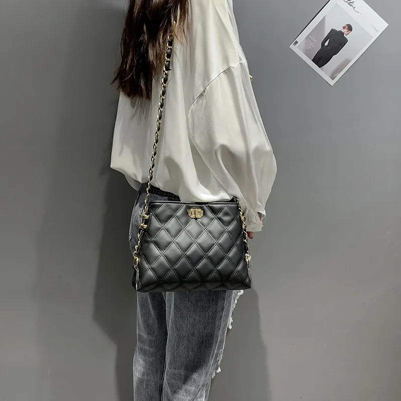 Bolsas Crossbody 2022 Small Bag Woman Fashion Style Moda de moda de um ombro Mensageiro Rhombus Handbag de alta capacidade