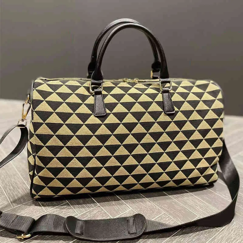 Triangle print Travel Bag Duffle Bag Women Men Designer Travel Luggage boarding bag Ladies Classic Large Capacity shopping Handbag256S