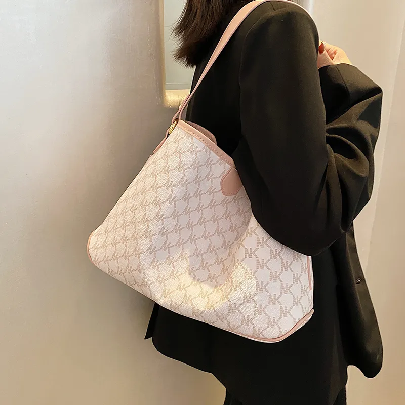 Large Capacity Women Crossbody Messenger Bags 2023 Luxury Designer Fashion Clutches Ladies Shoulder Bags Totes Handbags Purses 