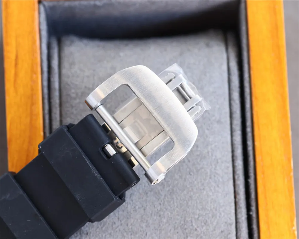 Nuovi orologi da uomo di lusso Orologio automatico ghiacciato alla moda Cassa in acciaio inossidabile 316L Cinturino in caucciù280l