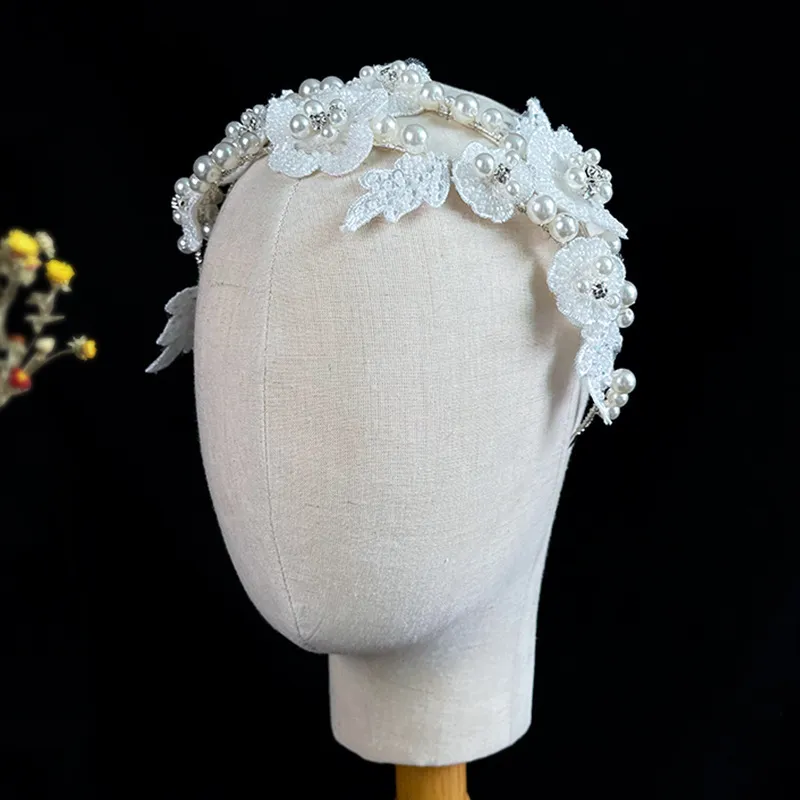 Bandas de cabelo de pérolas de flores brancas