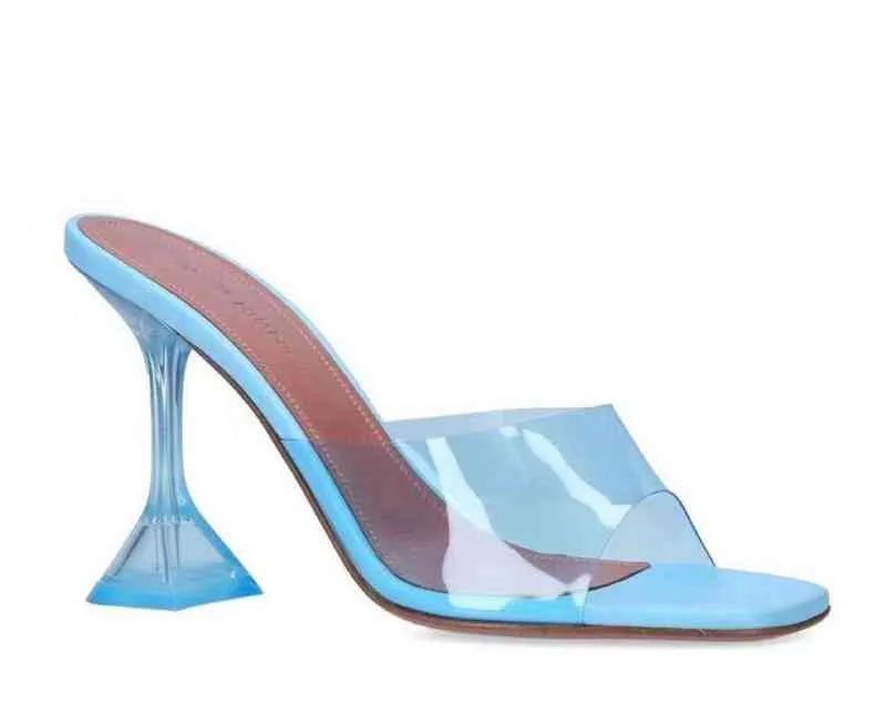 Habiller les chaussures féminines hautes pantoufles en cristal transparent pour les nouvelles sandales carrées de verre de mode d'été pour femmes