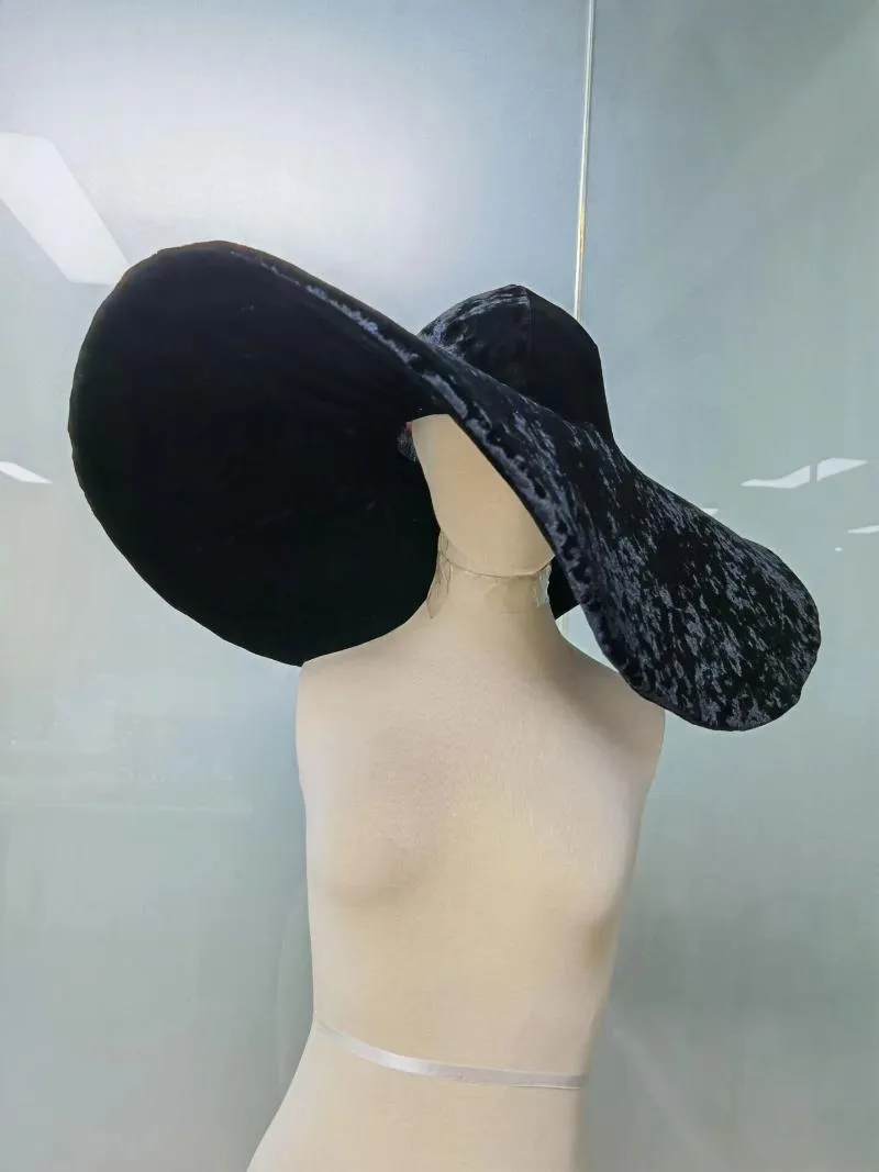 Basker mode svart sammet stora randen hattar kvinnor elegant parti prom hatt floppy wide cap foldble dansare sångare scen accessoriesb3162