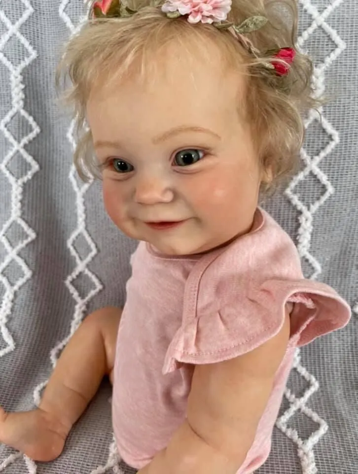 NPK 60cm/50 cm Reborn Toddler Maddie Söt tjejdocka med rotat blont hår mjuk kram kropp hög kvalitet handgjorda 220505