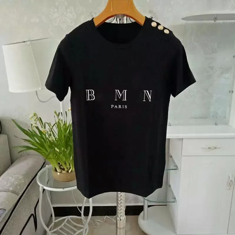 Balimm Luxury Tshirt Mens Designer T-shirt Femmes Lettre Imprimé À Manches Courtes Balmani Chemise Col Rond Coton T-shirts Balmane T Petit Haut Qualité Polo Taille S-2Xl 8407