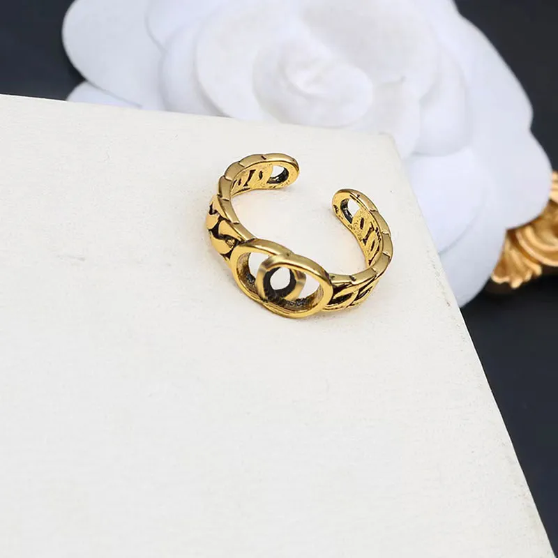 Mężczyzna Kobiety Pierścienie Pierścień Designerski Pierścień z literami srebrna i złota biżuteria ze stali nierdzewną292U