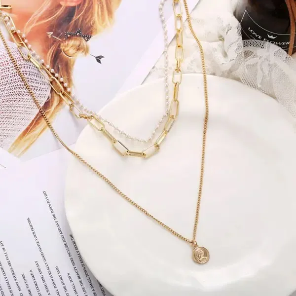 Collana multistrato della catena di perle ritratto collana creativa in lega vintage