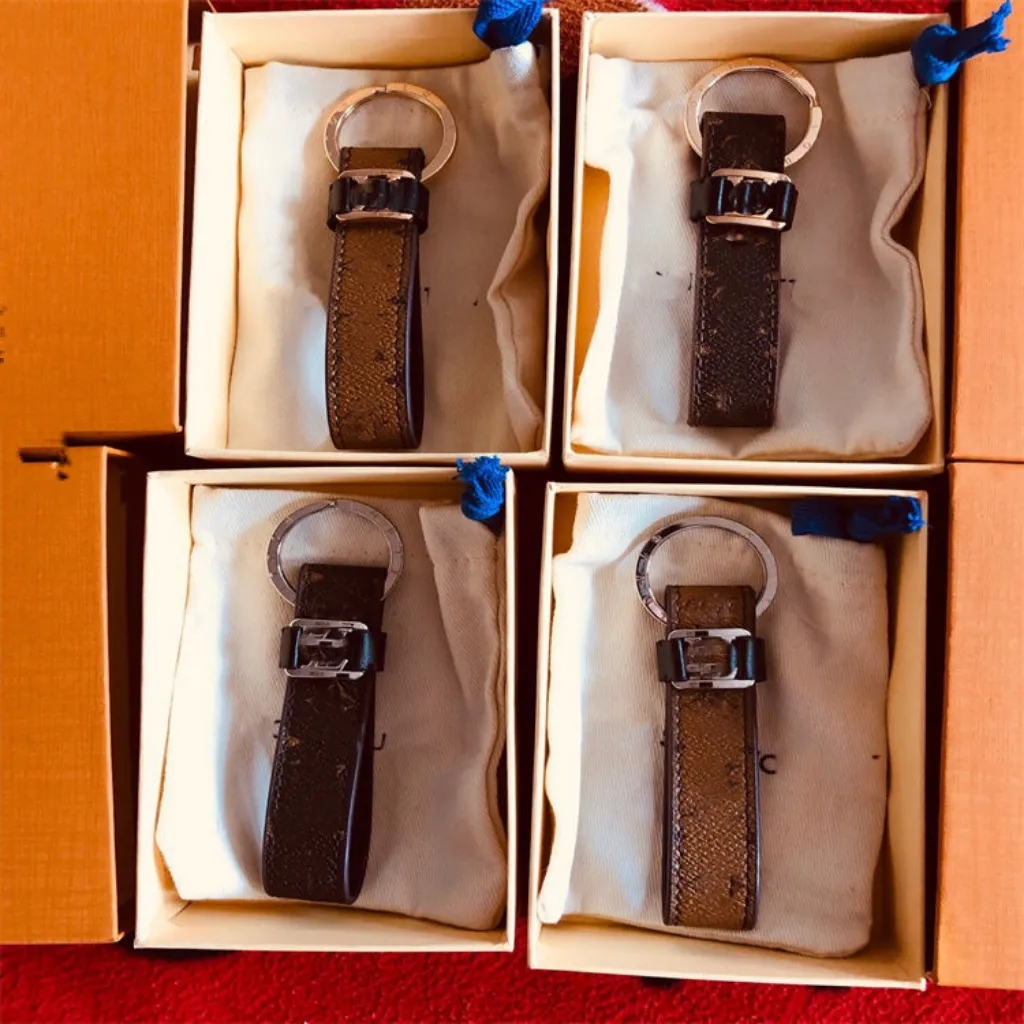 Marca Brown Letter Men Key Willets Diseñador Plaid Metal Letters Parejas de llavero clásico Bag de llaves para hombres y mujeres P254R