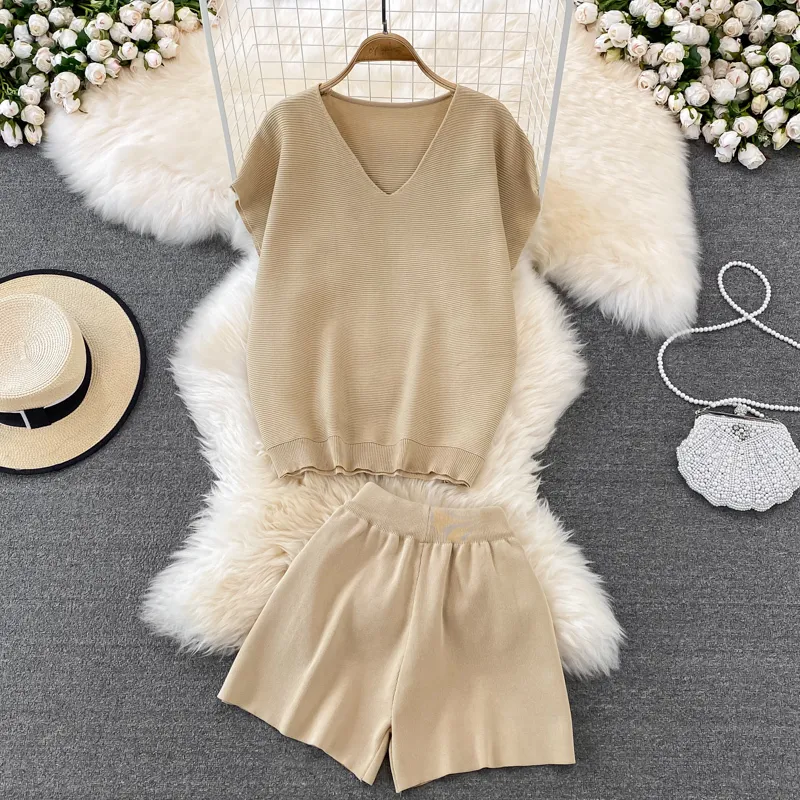Casual Fashion Sticke Shorts Suit Female Solid Vneck Loose Sweater Top High midje Shorts Set Tracksuit Women 220613