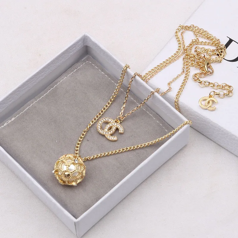 Luxury Designer Letter Pendant Necklaces Chain 18K Gold Plated Ball Pearl Crysatl Rhinestone Brand Double Necklace for Women Weddi2600