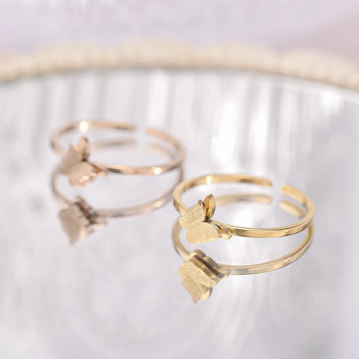 حلقات الفراشة من الفولاذ المقاوم للصدأ 18K الذهب مطلي بالذهب فرقة الفتيات خاتم المرأة الزفاف الأزياء الهدية المجوهرات