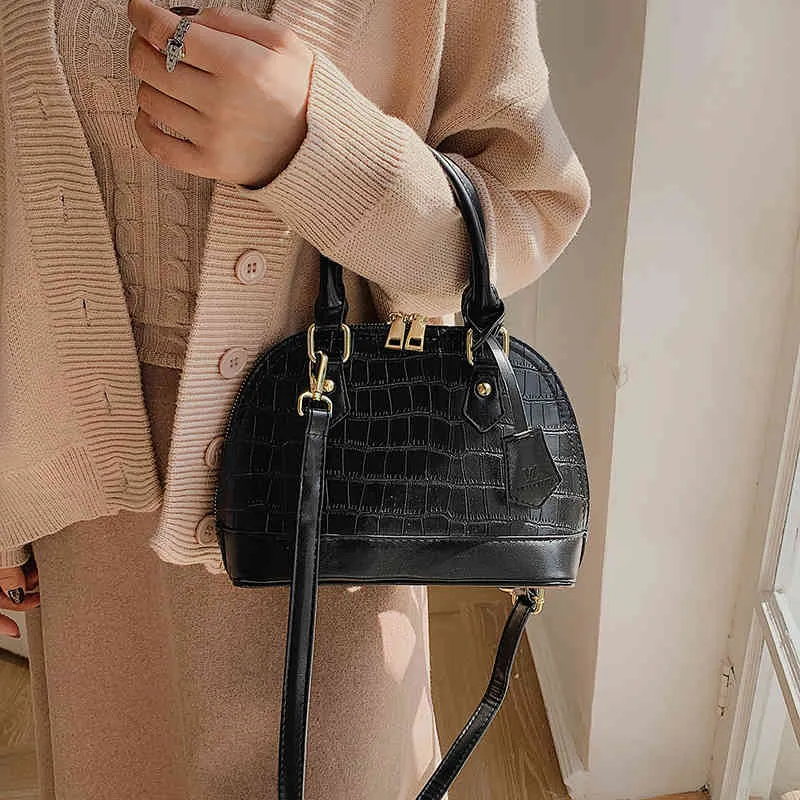 Bags Personalized pattern women's bag trend messenger 2023 new versatile shell hand sling one shoulder Purse