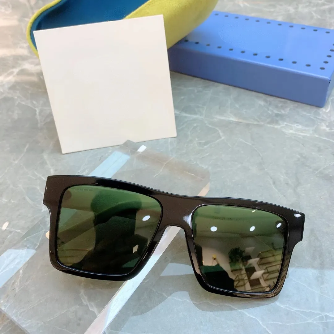 G: s nya mode trendiga fyrkantiga solglasögon manliga trendiga tricolor tempel GG0962S