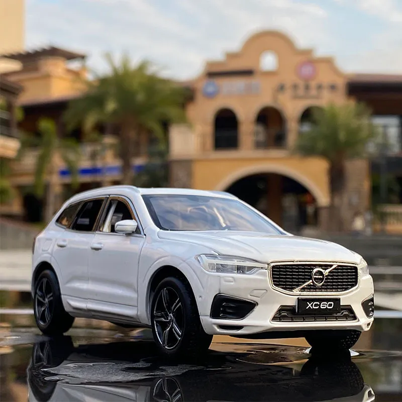 1:32 XC60 SUV合金自動車モデルDeacastsおもちゃの金属車シミュレーションサウンドライトコレクション子供ギフト220418