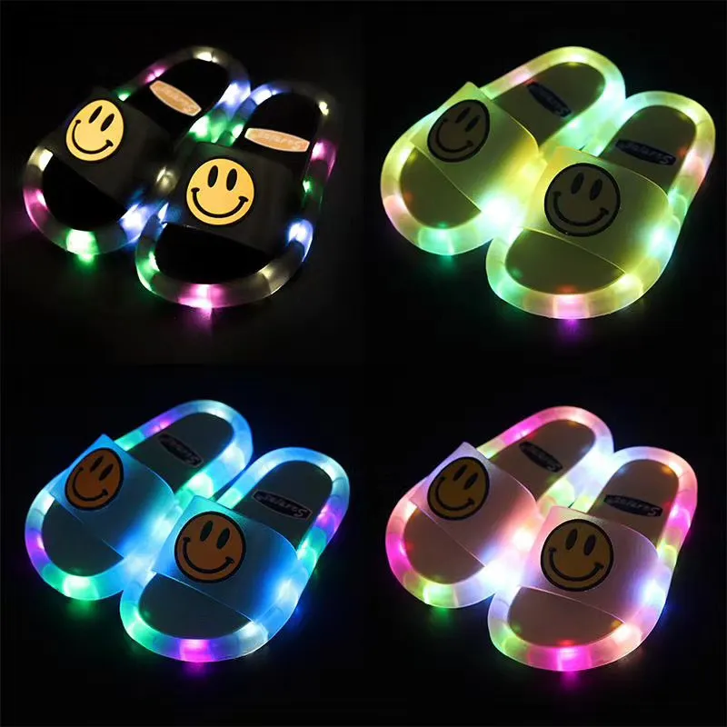 Luminous Slippers Children Shoes Comfortable Led Light Kid Baby Home Shoes Cool Cartoon Smile Pattern Soft PVC Nonslip Footwear 220701