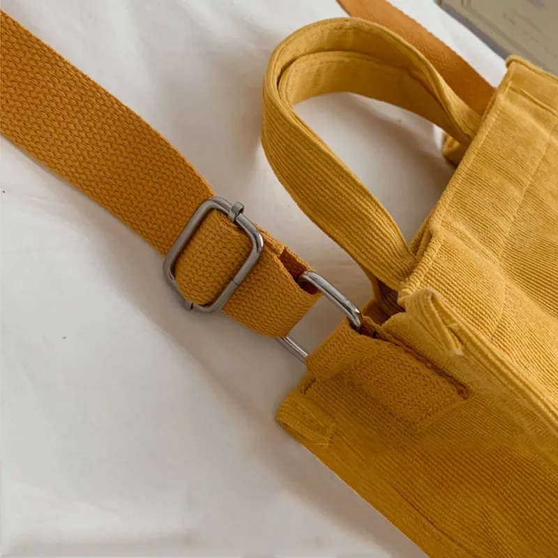 Kvinnor axel liten tot flicka mode handväskor fast färg shoppare vintage enkel bok corduroy crossbody väskor 220630