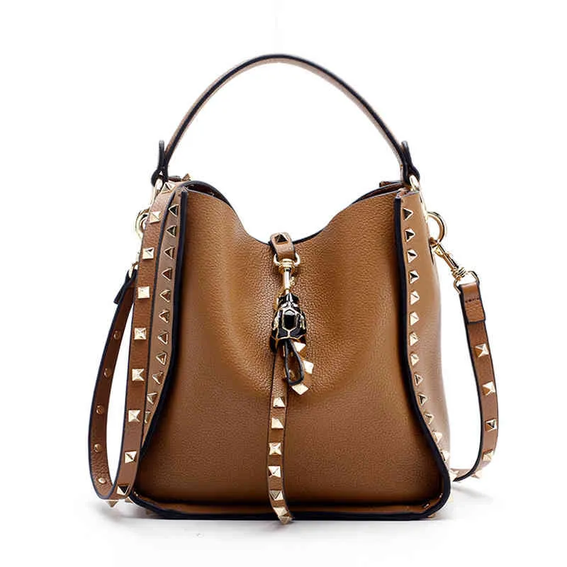 Real Leather Rivet Bucket Bagpurses and Handbags Luxury Designer Studded Cowhide Ladies Shoulder Bag with Crossbody Strap80879763602240