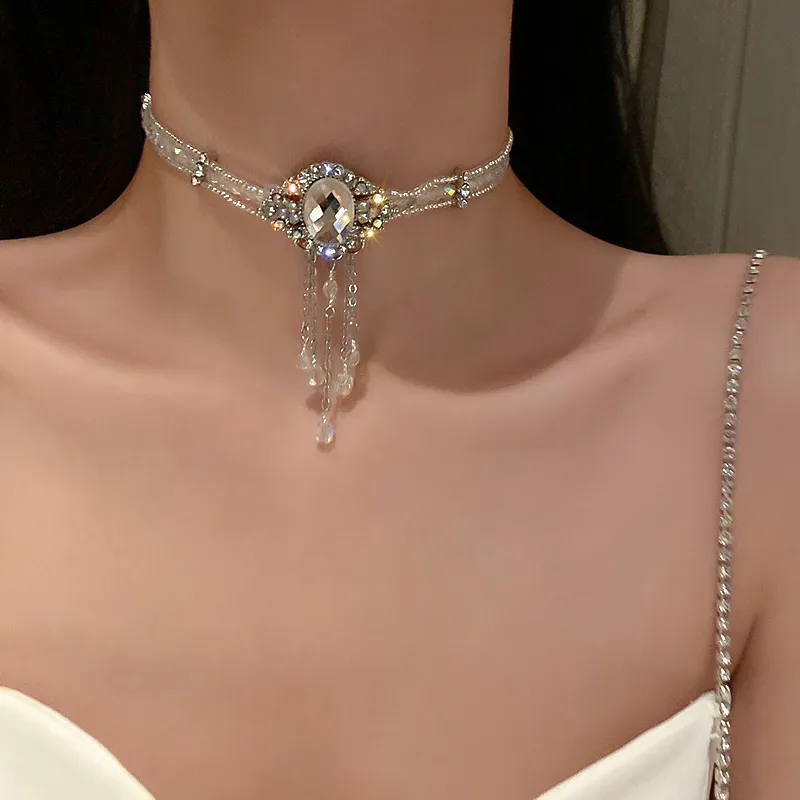 Colar Multicamadas de Pérolas Cravejadas com Diamantes Colar de Personalidade da Moda Europeia e Americana Design Colar de Luxo Leve Feminino 220715
