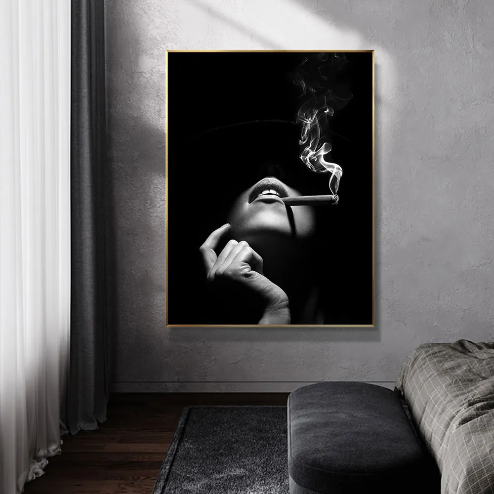 Elegante signora Wall Art Canvas Painting Poster e stampe Smoking Cigar Women Picture Canvas Art la decorazione domestica del soggiorno