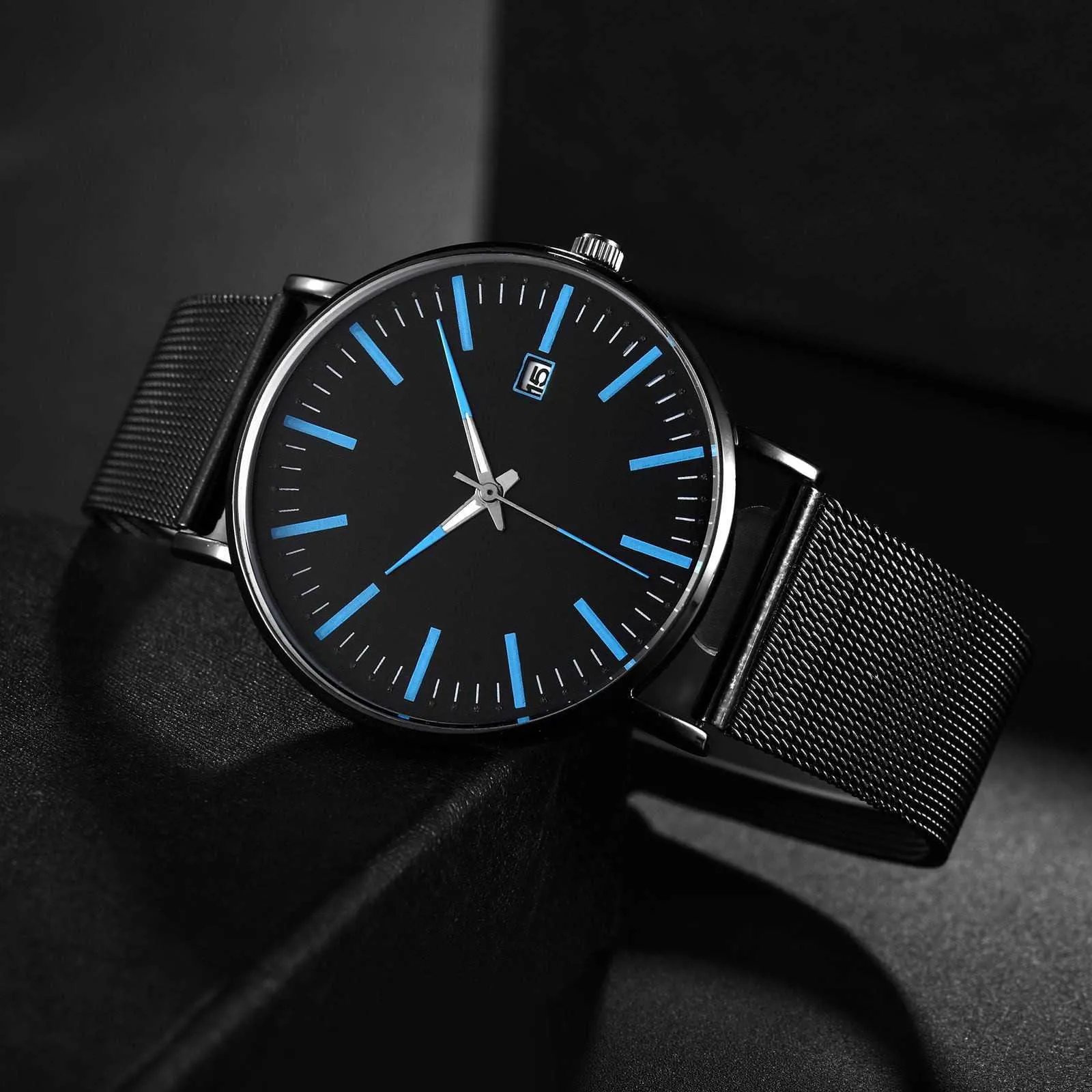 Quartz Watch Auto Datum Alloy Ring Rostfritt stålband för män Snygg Minimalistisk Mode Armbandsur Gift