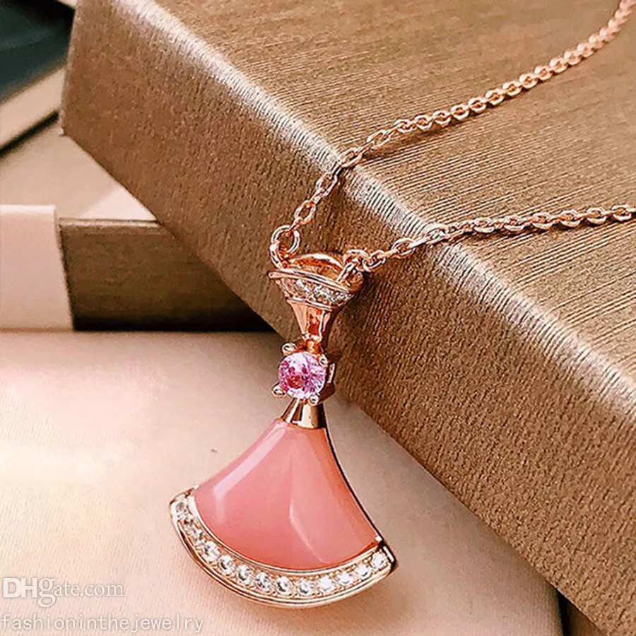 Schmuck Diven Traum Halsketten Designer Fächerförmige Halskette Diamanten Weiß Rosa Grün Chalcedon kleiner Rock weiblich eleganter Schmuck265D