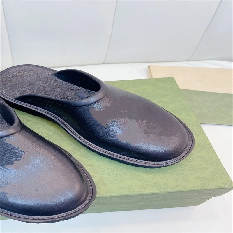 The latest Dongdong high-end slippers in 2022, with high ex factory price, flat bottom punching and carved design, and comfortable feet. Thick b 5cm women`s size 35-41