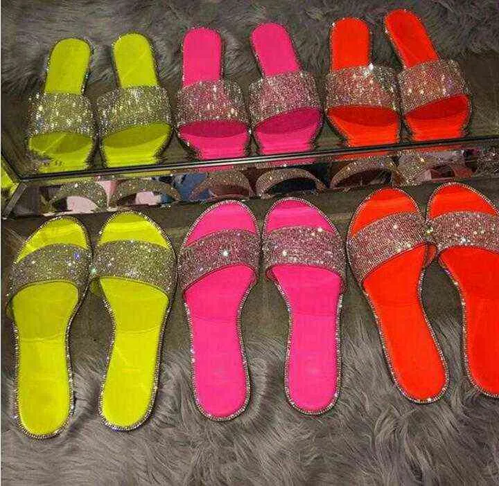 Glitter tofflor kvinnor sommar sandaler mode bling kvinnlig godis färg flip flops strand diamant platt skor utomhus220514