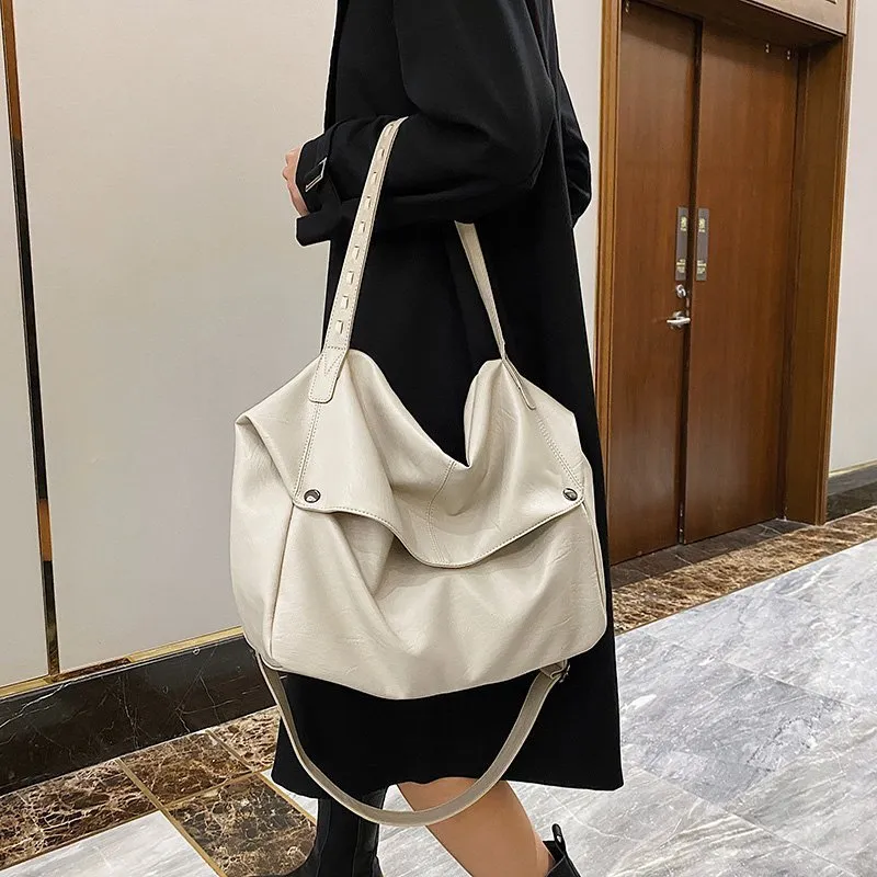 Top kwaliteit vrouwen handtassen tas grote capaciteit vrouwelijke designer draagbare schoudertassen voor reizen dame zachte PU Messenger tas 220401