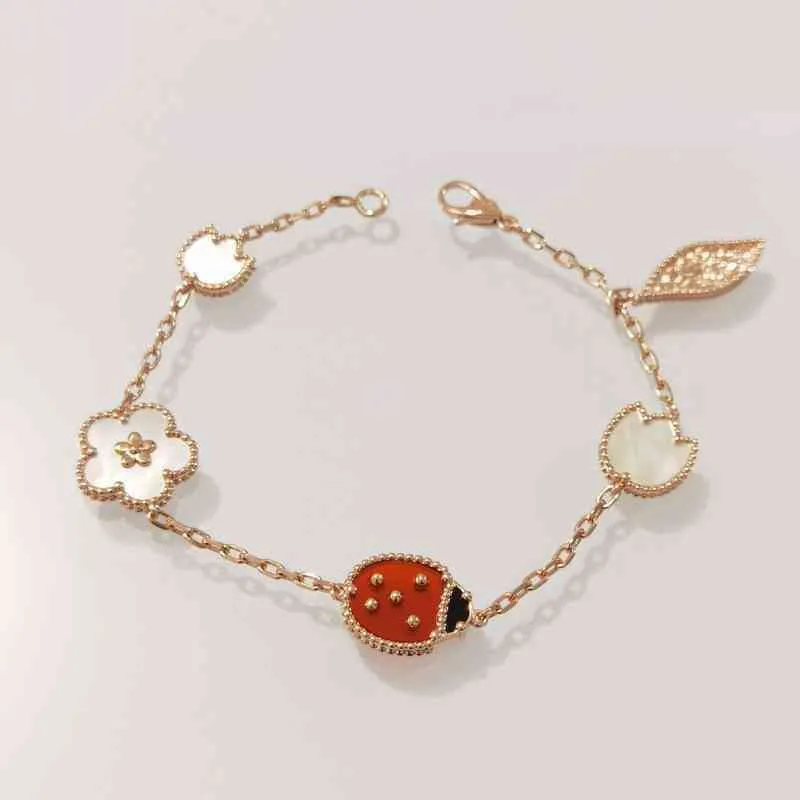 Designer de luxe Europe Luxe Top Qualité Célèbre Marque Bijoux En Argent Rose Or Couleur Naturel Pierre Précieuse Chanceux Coccinelle Printemps Braceletsaldcategory