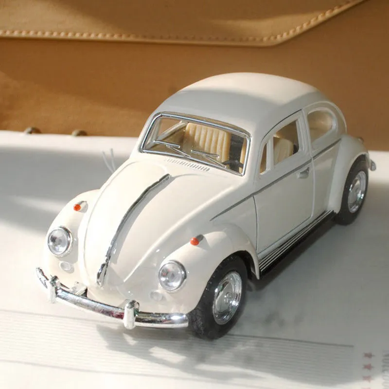 Est ankomst retro vintage skalbagge diecast dra tillbaka bilmodell leksak för barn presentdekor söta figurer miniatyrer 220628