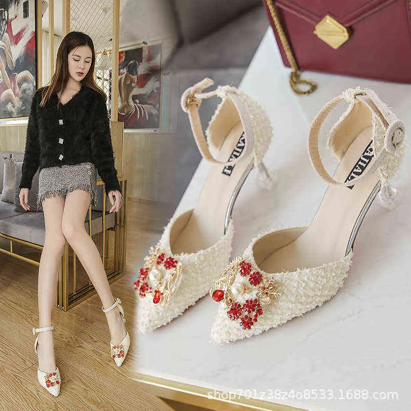 Sandalias de mujer versátiles Baotou tacones gruesos con temperamento de diamantes zapatos profesionales de la boda 220506