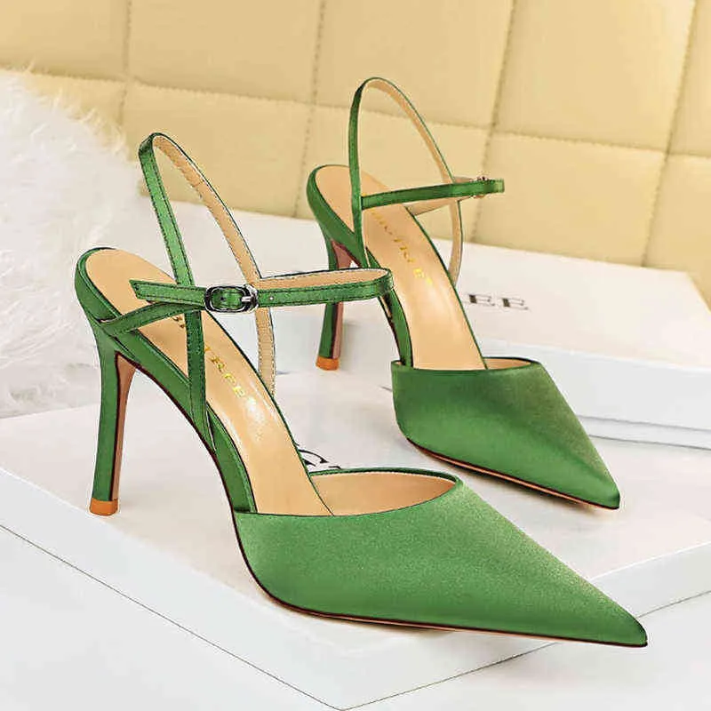 2022 Verão Luxo Feminino Seda Verde Stripper Salto Sandália Sexy 9,5 cm Salto Alto Sandálias Fechadas Sandálias Sapatos de Festa de Casamento G220516