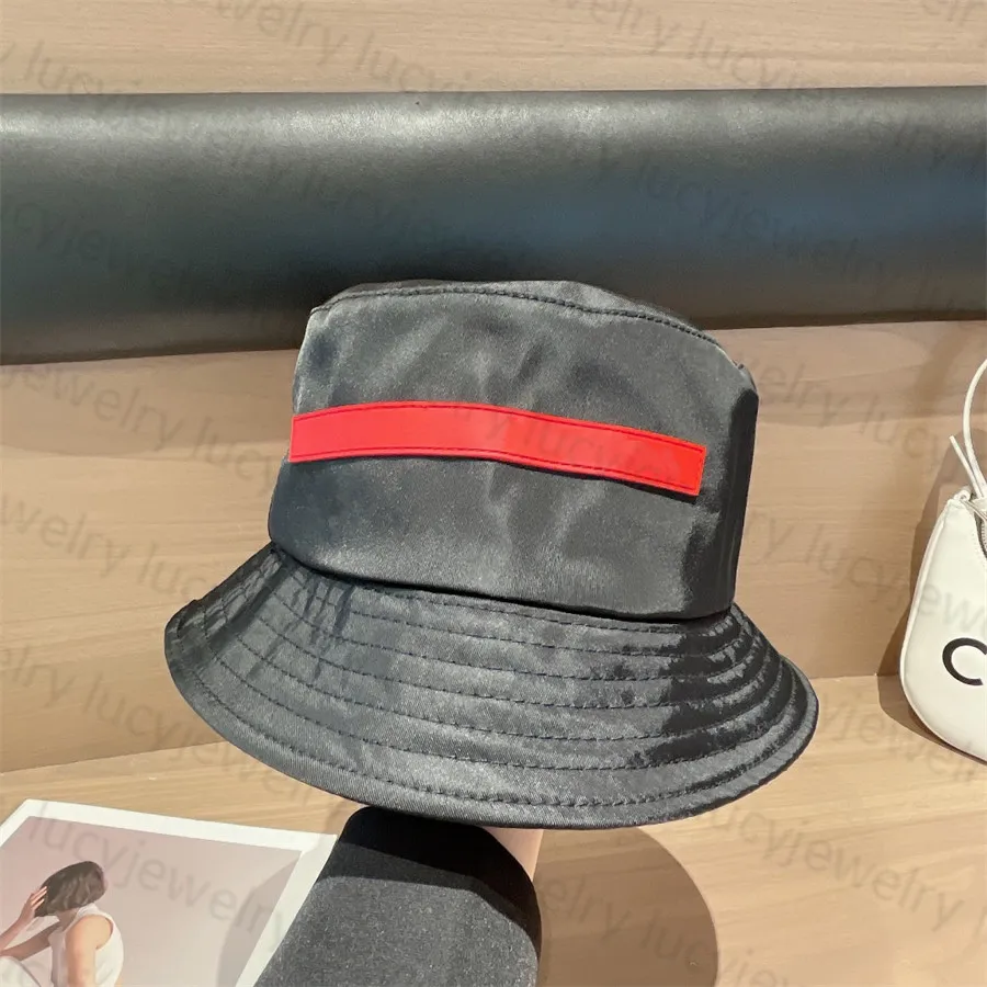 Cappello da pescatore di moda Designer Cappellino casual uomo Donna Nuovi cappelli da pescatore estivi Cappellini da lettera piatti a righe Bianco e nero Top Qualit268a