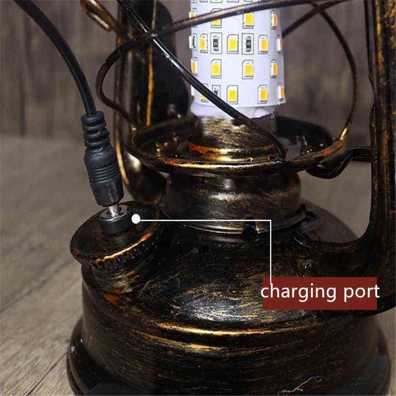 25 cm Yaratıcı Şarjlı Retro Taşınabilir Fener Açık Kamp Kerosen Lambası Gece Işık Dinamik Alev Işık LED Masa Lambası 2 W220330