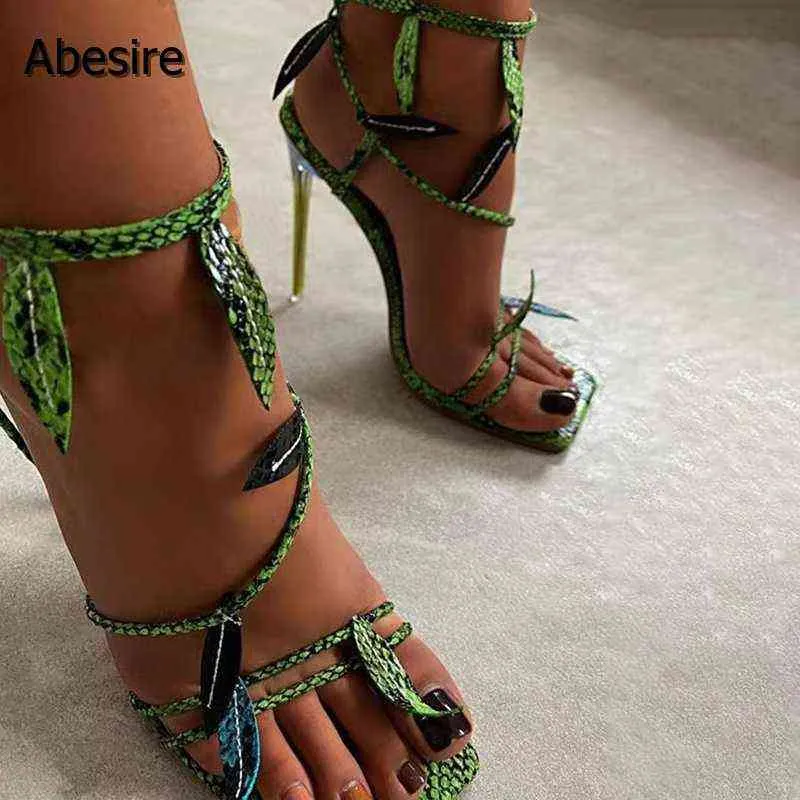 Sandales New Summer Fashion Cross Lacing Femmes Tête Carrée Talons Hauts Dames À Bout Ouvert Chaussures Grand 220704