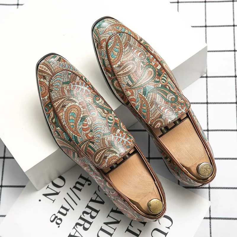 2022 new loafers men shoes PU solid color casual fashion daily street party trend printing retro European nightclub hair stylist shoes HM429